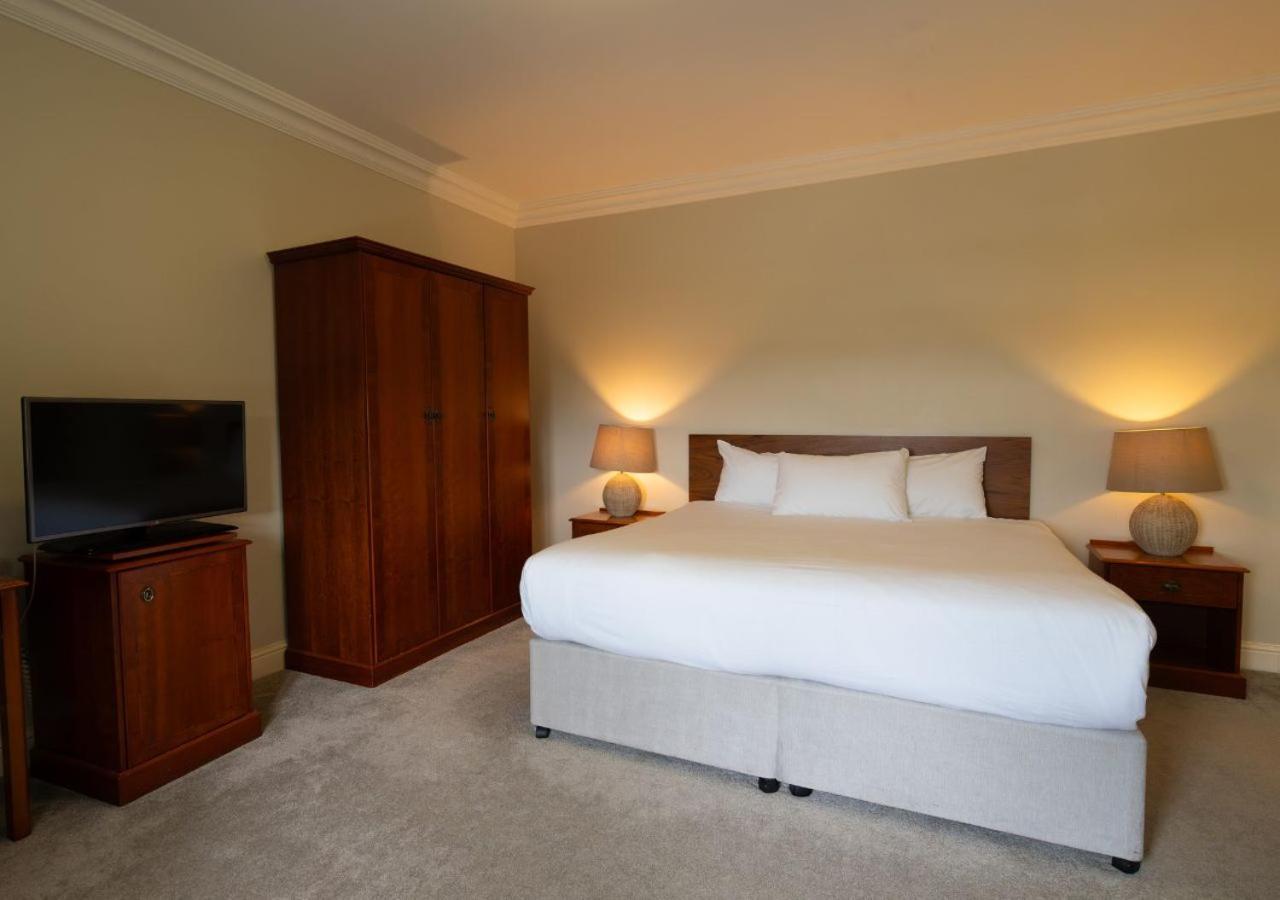 Abbey Court Hotel Nenagh Exterior photo